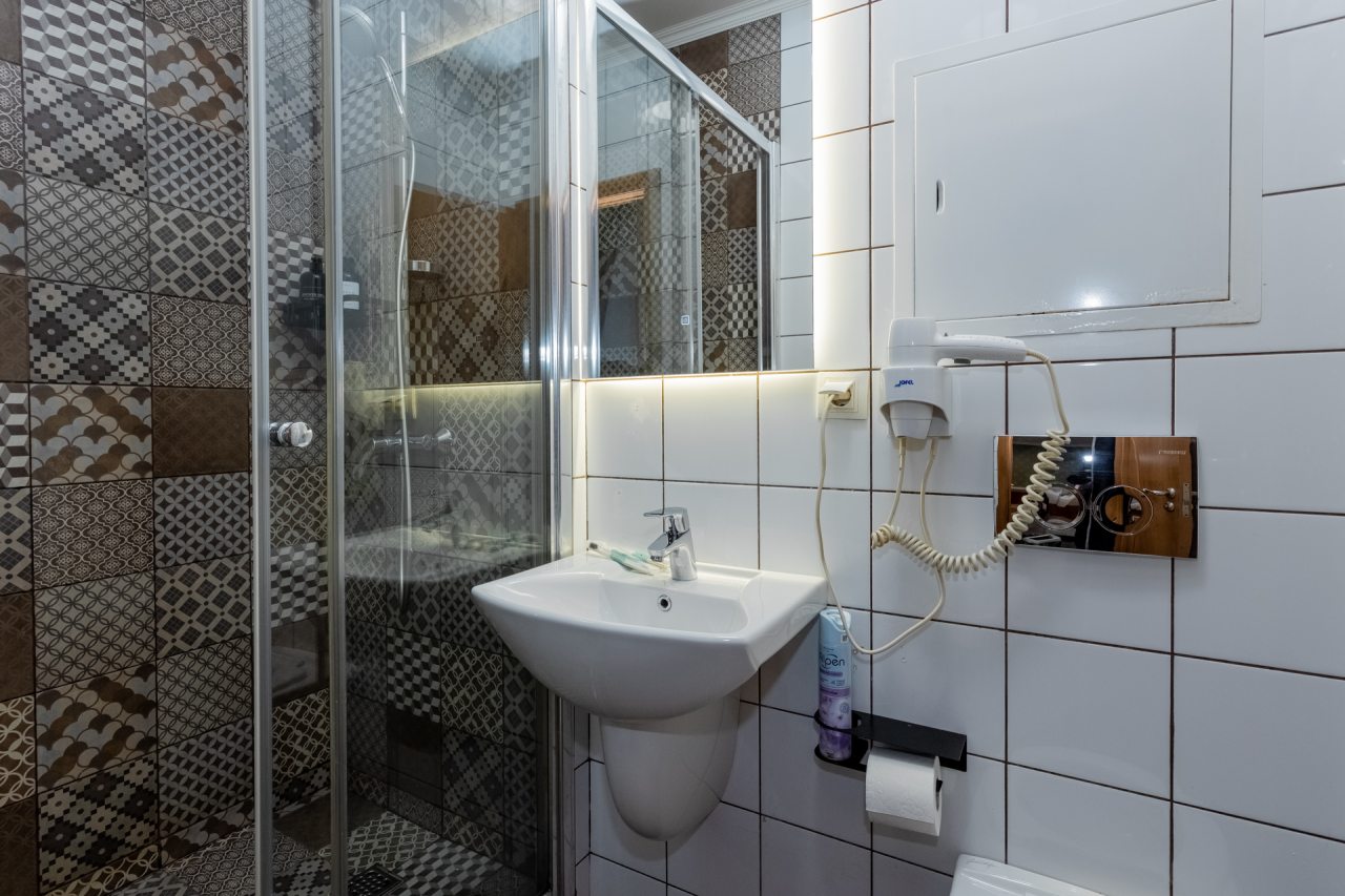 Уютный номер для одного или двух гостей, с кроватью, телевиз