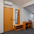 Трехместный (Стандарт трехместный), Отель Отельбург 17-я линия