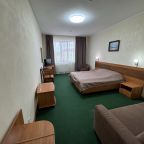 Полулюкс, Отель Бристоль