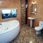 Люкс, Отель Бристоль