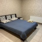 Полулюкс (2х комнатный номер с кухней, 1я комната: кухня и 2х спальный диван (проходная), 2я комната: спальня), Гостевой дом На Московской 22