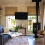 Шале (Лодж "М"), Гостевой дом Wish Home Eco-loudge Yahroma