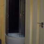 Трехместный (Благоустроенный №2 номер с мини-кухней), Гостевой дом Место силы