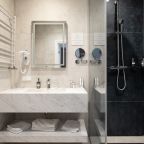 Двухместный (Стандартный номер с видом на парк, большой двуспальной кроватью и балконом), Отель Королева Луиза