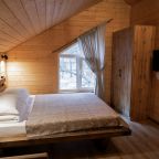 Уютный, теплый дом для двух семей или компании до 8 человек.