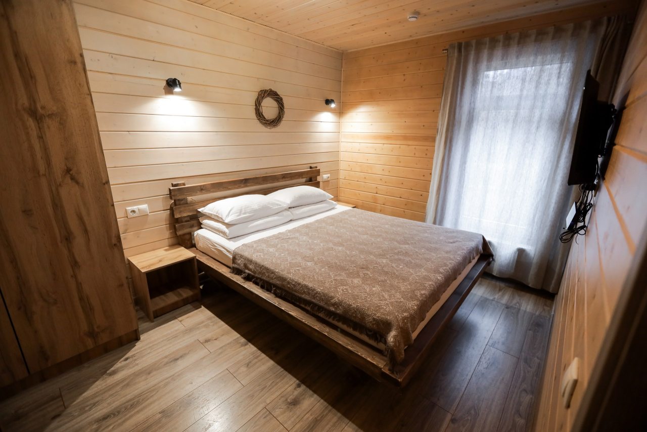 Коттедж (Дом Барн Хаус), Гостевой дом Шишка