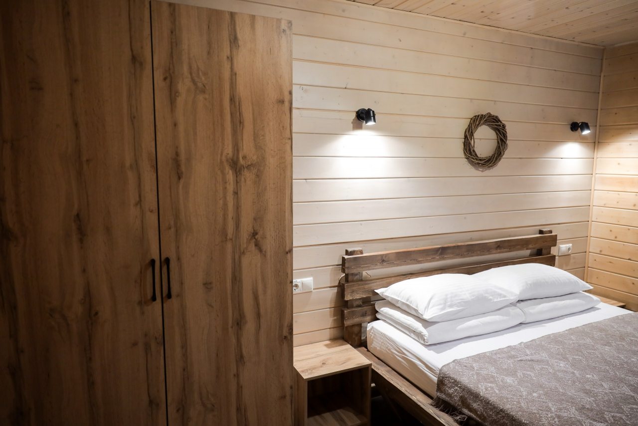 Коттедж (Дом Барн Хаус), Гостевой дом Шишка