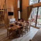 Уютный, теплый дом для двух семей или компании до 8 человек.