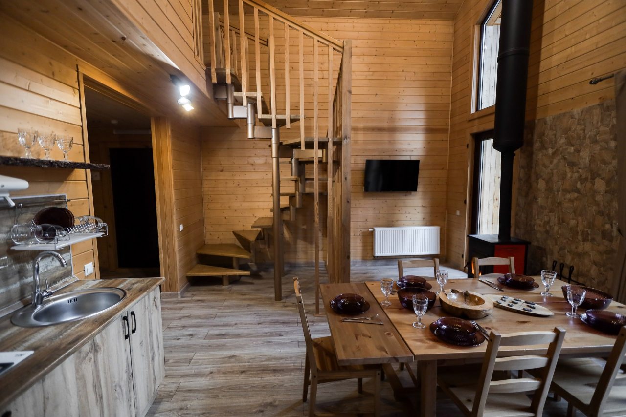 Коттедж (Дом Барн Хаус), Гостевой дом Шишка