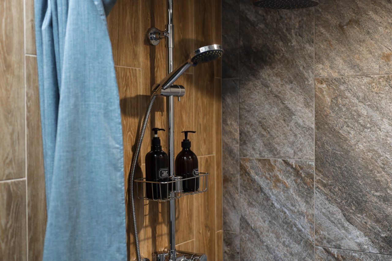 Коттедж (Дом Барн Хаус), Гостевой дом Шишка