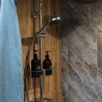 Коттедж (Дом Барн Хаус), Гостевой дом Шишка