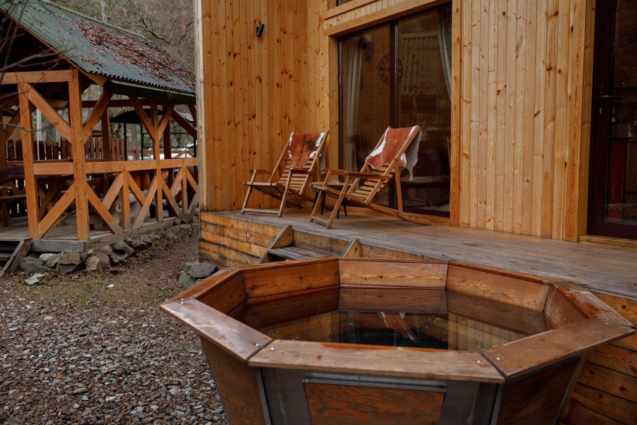 Коттедж (Дом Барн Хаус), Гостевой дом Шишка