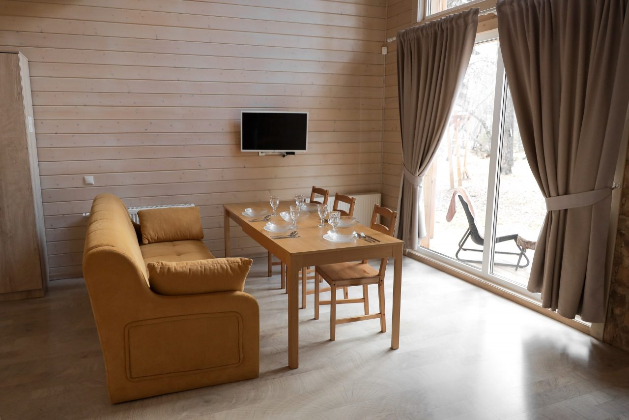 Коттедж (Дуплекс), Гостевой дом Шишка