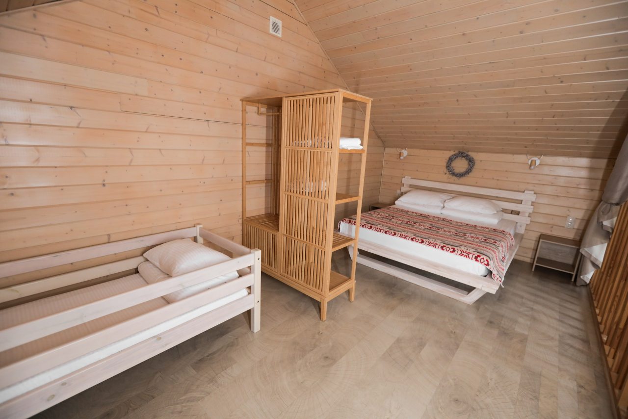 Коттедж (Дуплекс), Гостевой дом Шишка