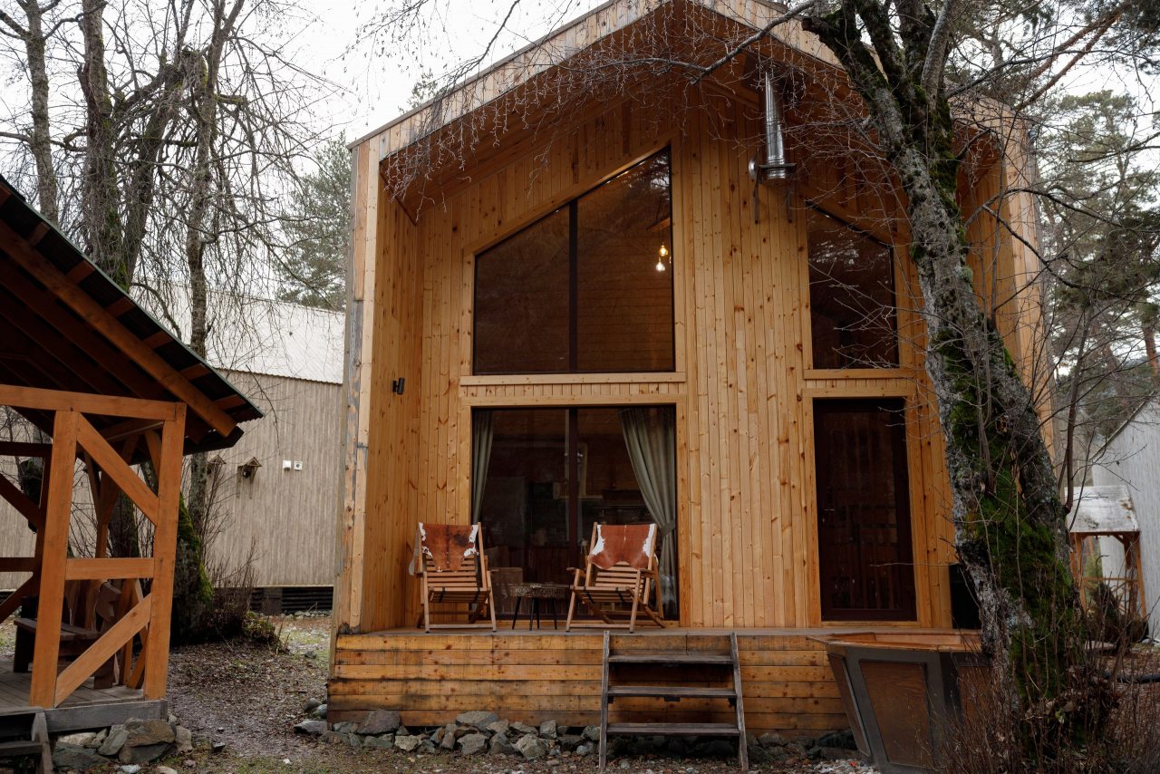 Коттедж (Дом Барн Хаус), Гостевой дом Шишка