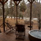 Подогреваемое джакузи на террасе, Гостевой дом Шишка