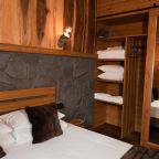 Бунгало (Лодж с уличным джакузи), Гостевой дом Шишка