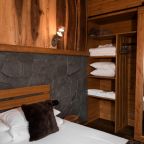 Бунгало (Лодж с уличным джакузи), Гостевой дом Шишка