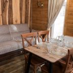 Бунгало (Лодж с уличным джакузи), Гостевой дом Шишка