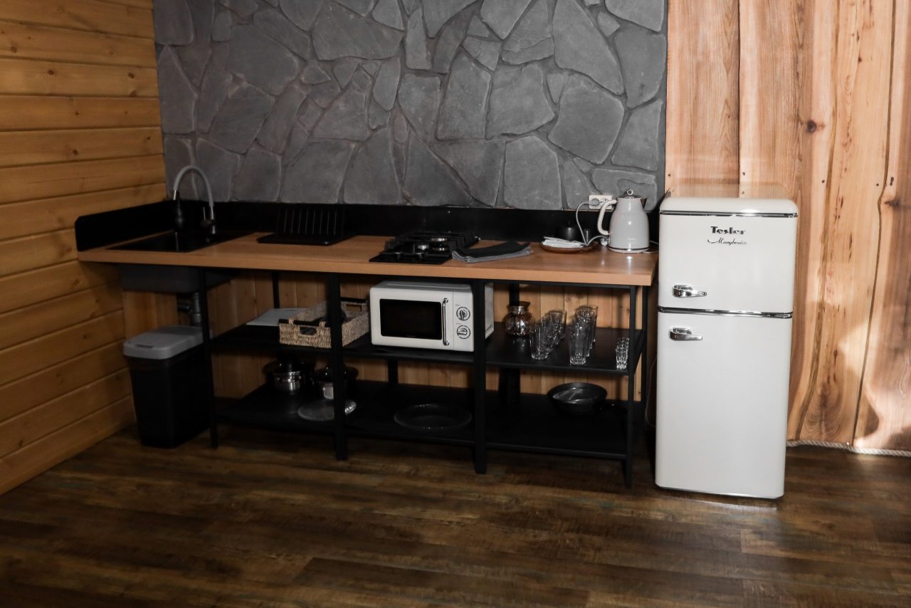 Бунгало (Лодж с уличным джакузи), Гостевой дом Шишка