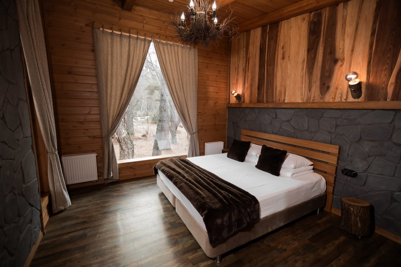 Бунгало (Лодж с уличным джакузи), Гостевой дом Шишка