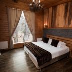 Бунгало (Лодж с уличным джакузи), Гостевой дом Шишка