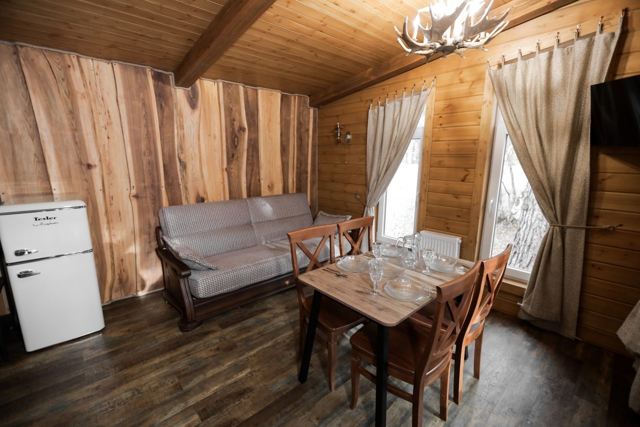 Бунгало (Лодж с уличным джакузи), Гостевой дом Шишка