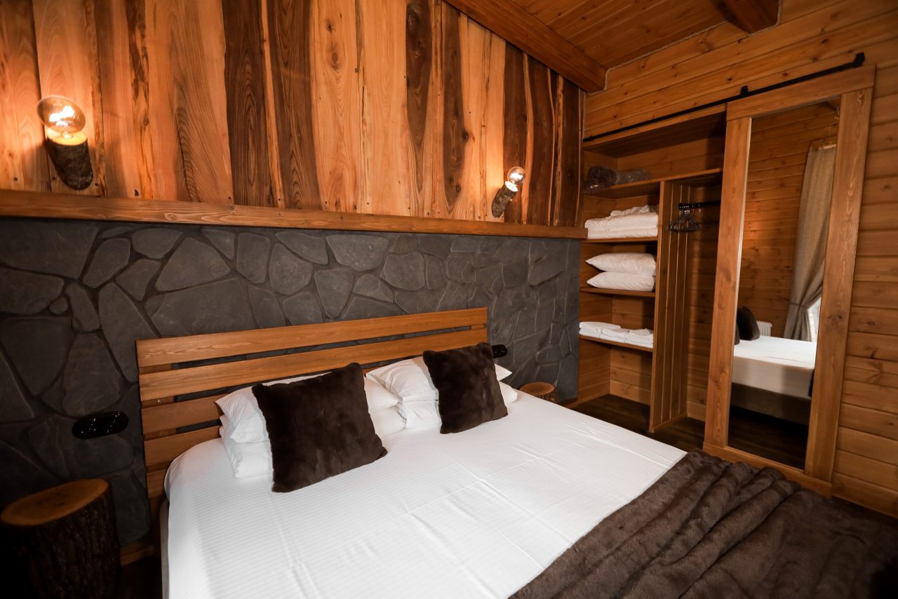 Бунгало (Лодж с уличным джакузи), Гостевой дом Шишка