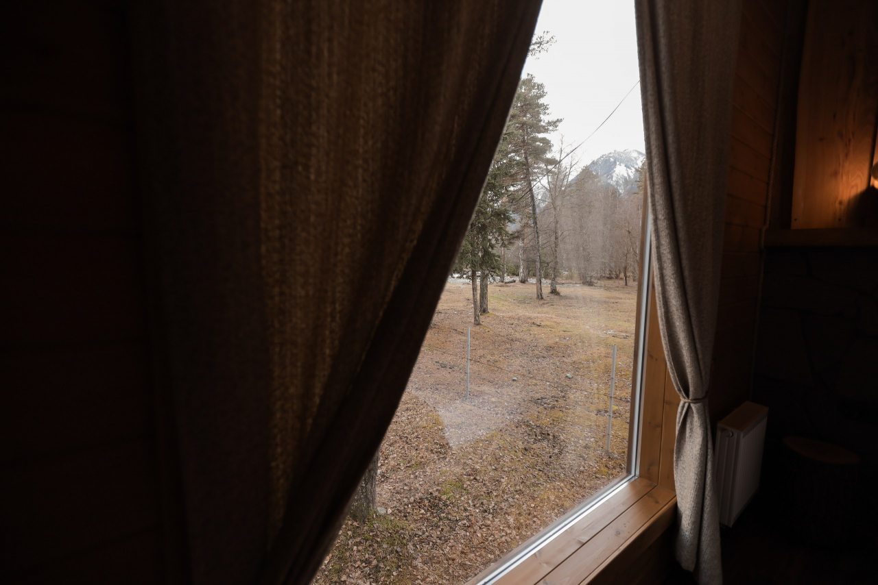 Бунгало (Лодж с уличным джакузи), Гостевой дом Шишка