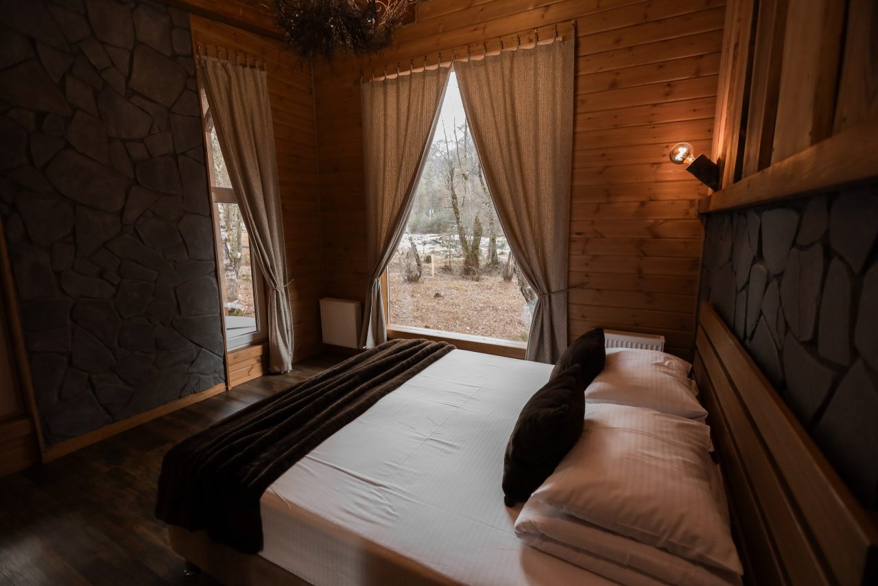 Бунгало (Лодж с уличным джакузи), Гостевой дом Шишка