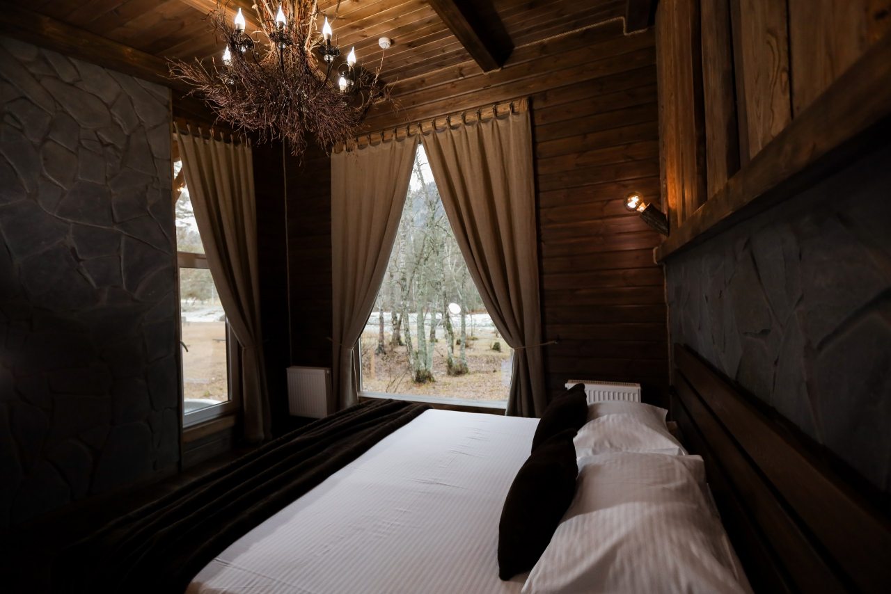 Бунгало (Лодж с уличным джакузи), Гостевой дом Шишка