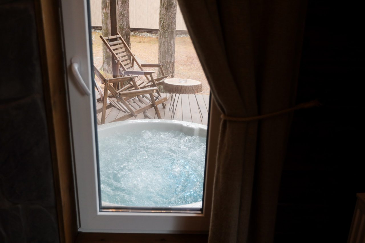 Бунгало (Лодж с уличным джакузи), Гостевой дом Шишка