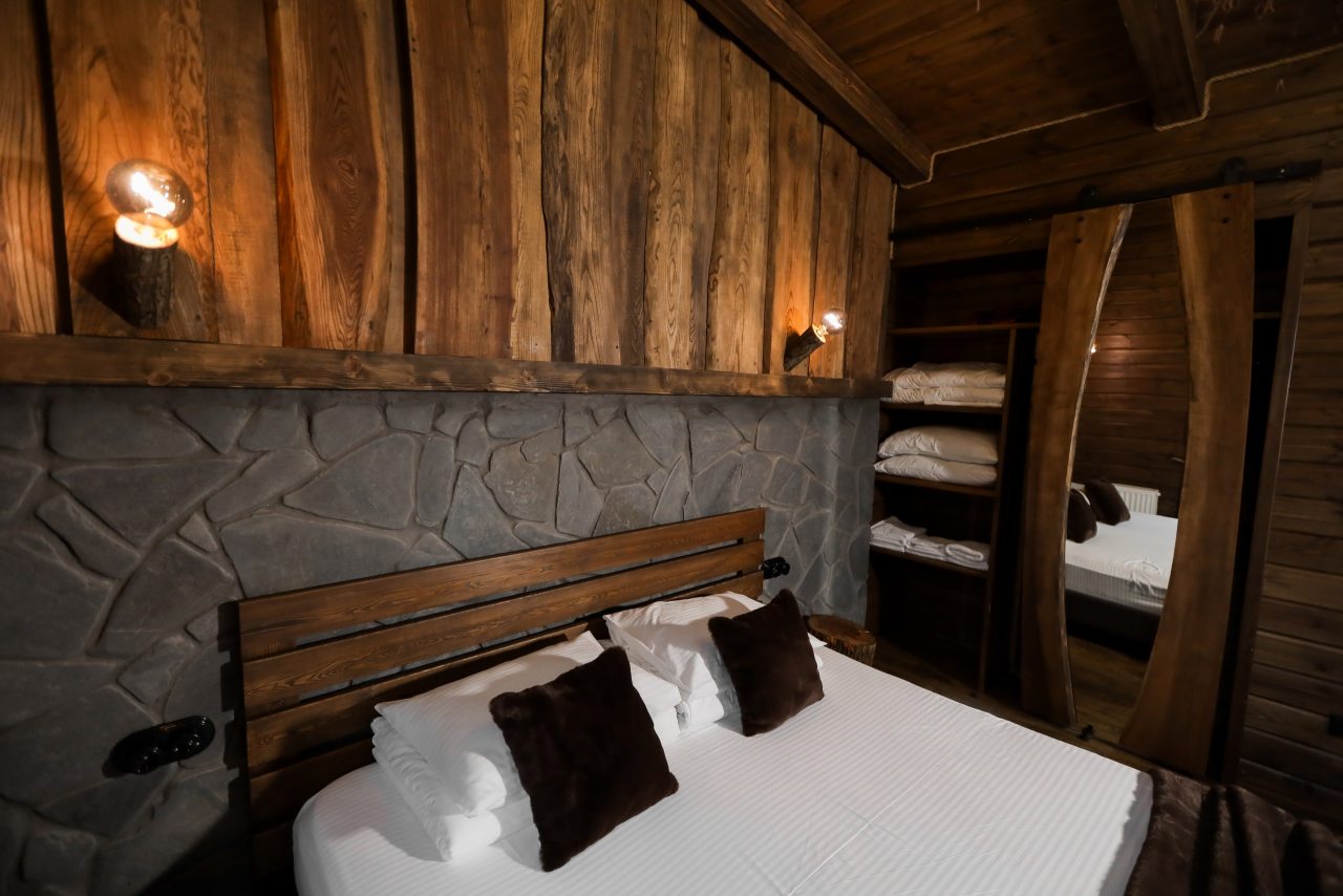 Бунгало (Лодж с уличным джакузи), Гостевой дом Шишка