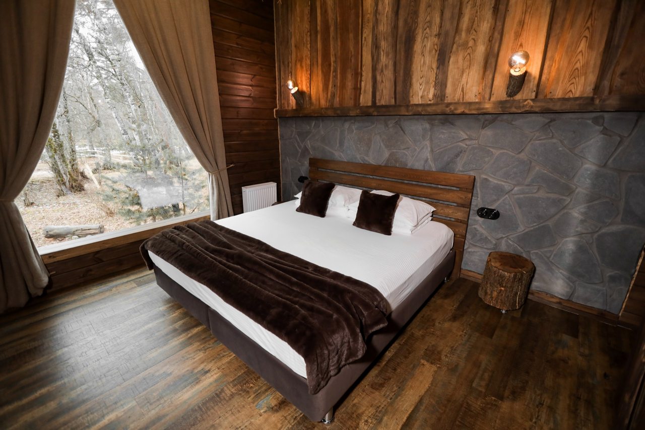 Бунгало (Лодж с уличным джакузи), Гостевой дом Шишка