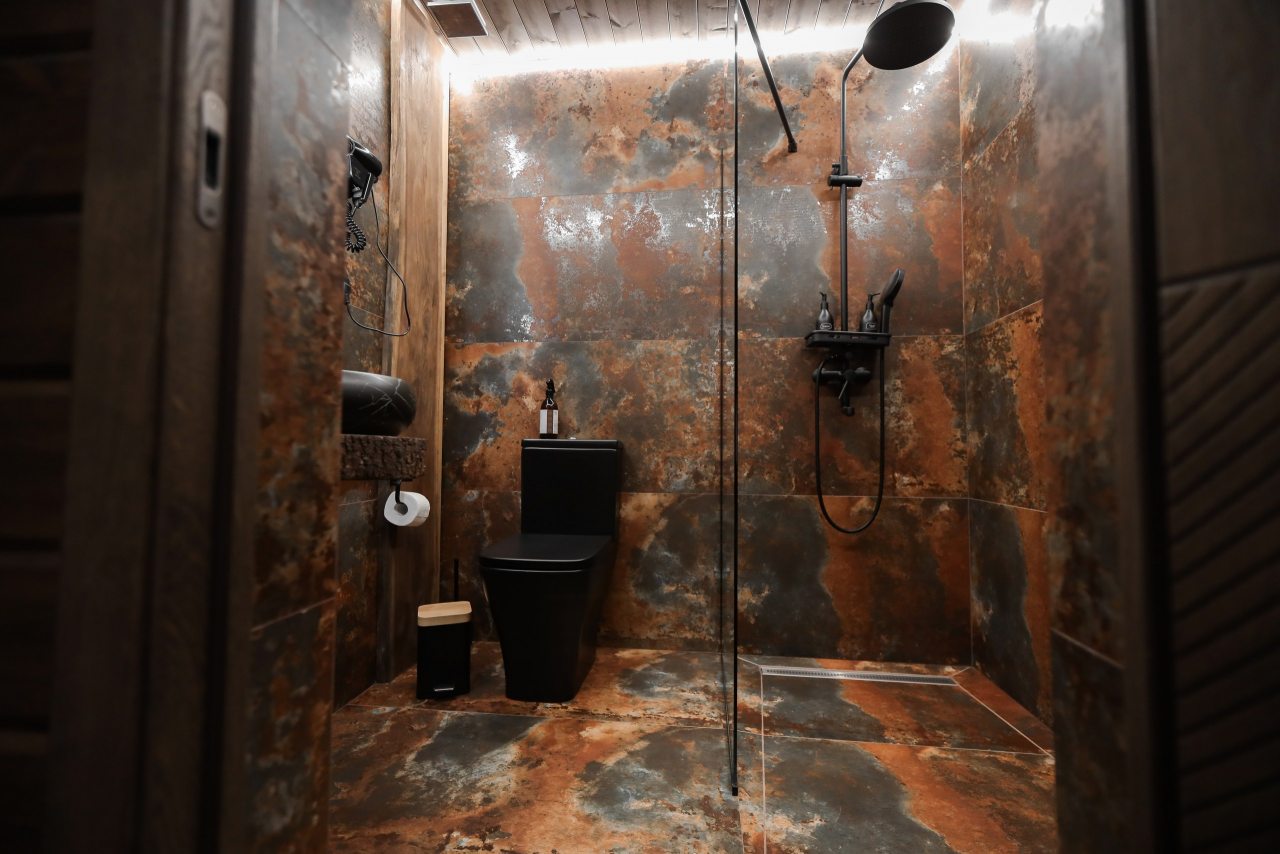 Бунгало (Лодж с уличным джакузи), Гостевой дом Шишка