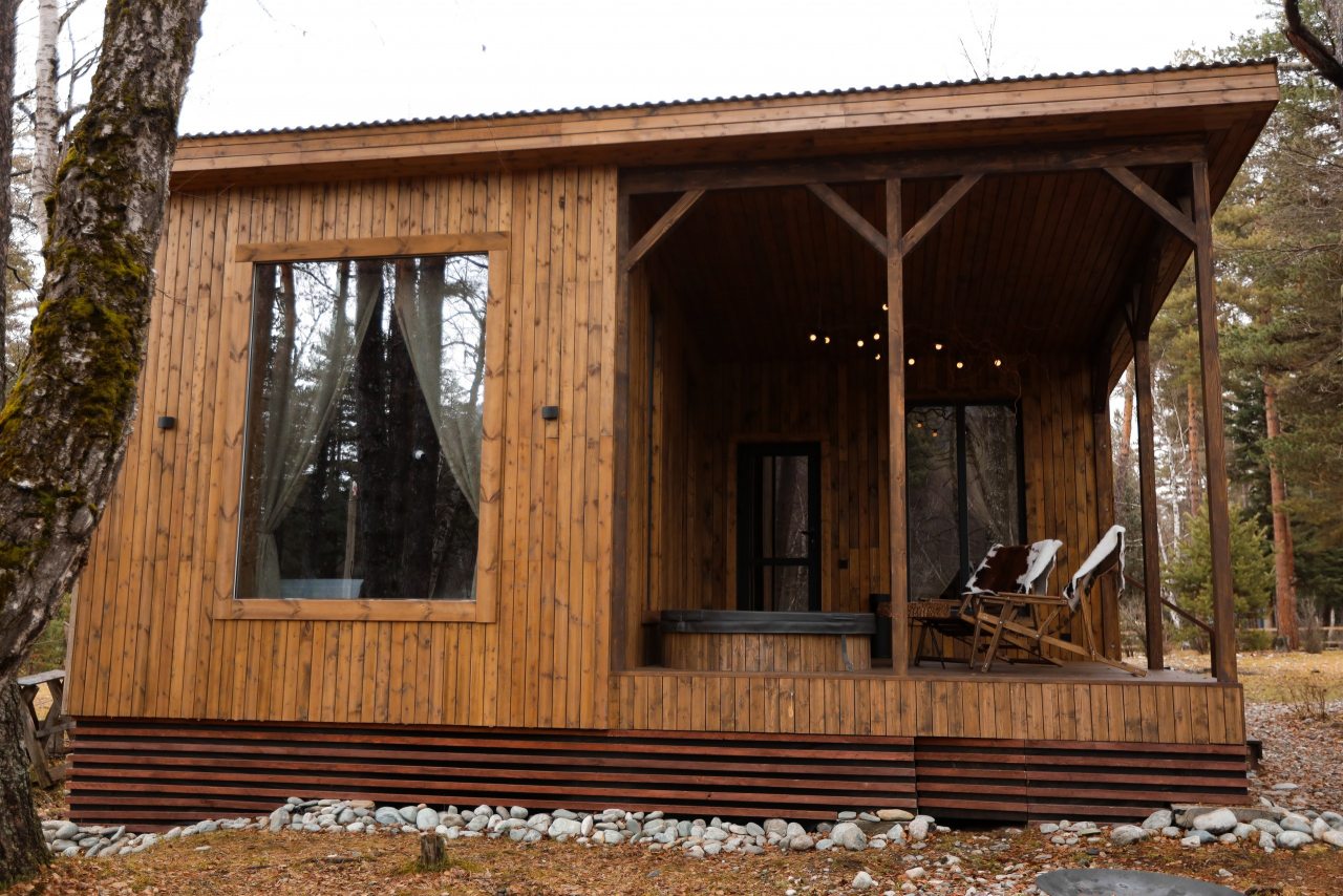 Бунгало (Лодж с уличным джакузи), Гостевой дом Шишка