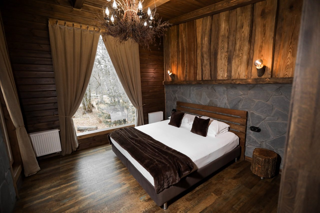 Бунгало (Лодж с уличным джакузи), Гостевой дом Шишка