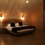 Дом (Три Хаус), Гостевой дом Шишка