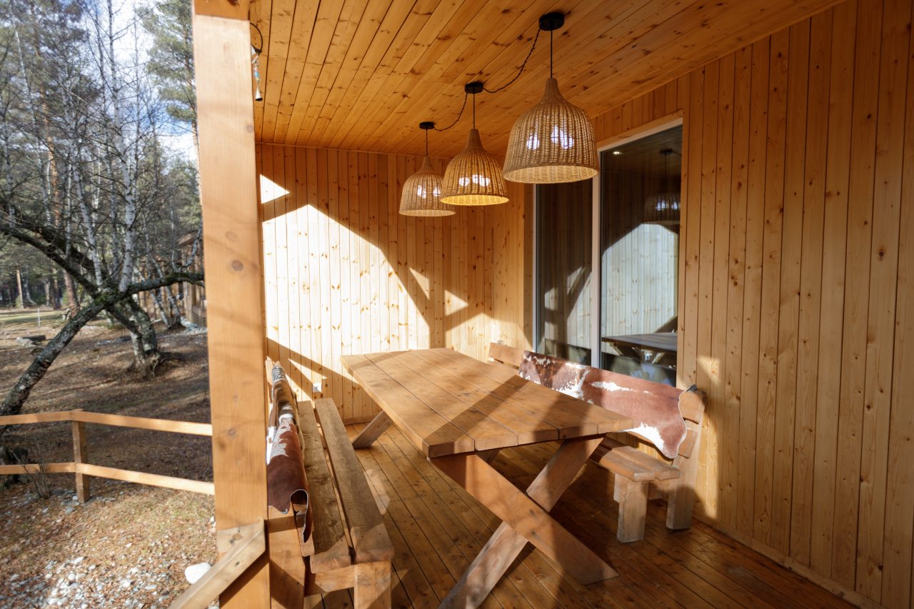 Дом (Три Хаус), Гостевой дом Шишка