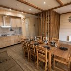 Дом (Три Хаус), Гостевой дом Шишка