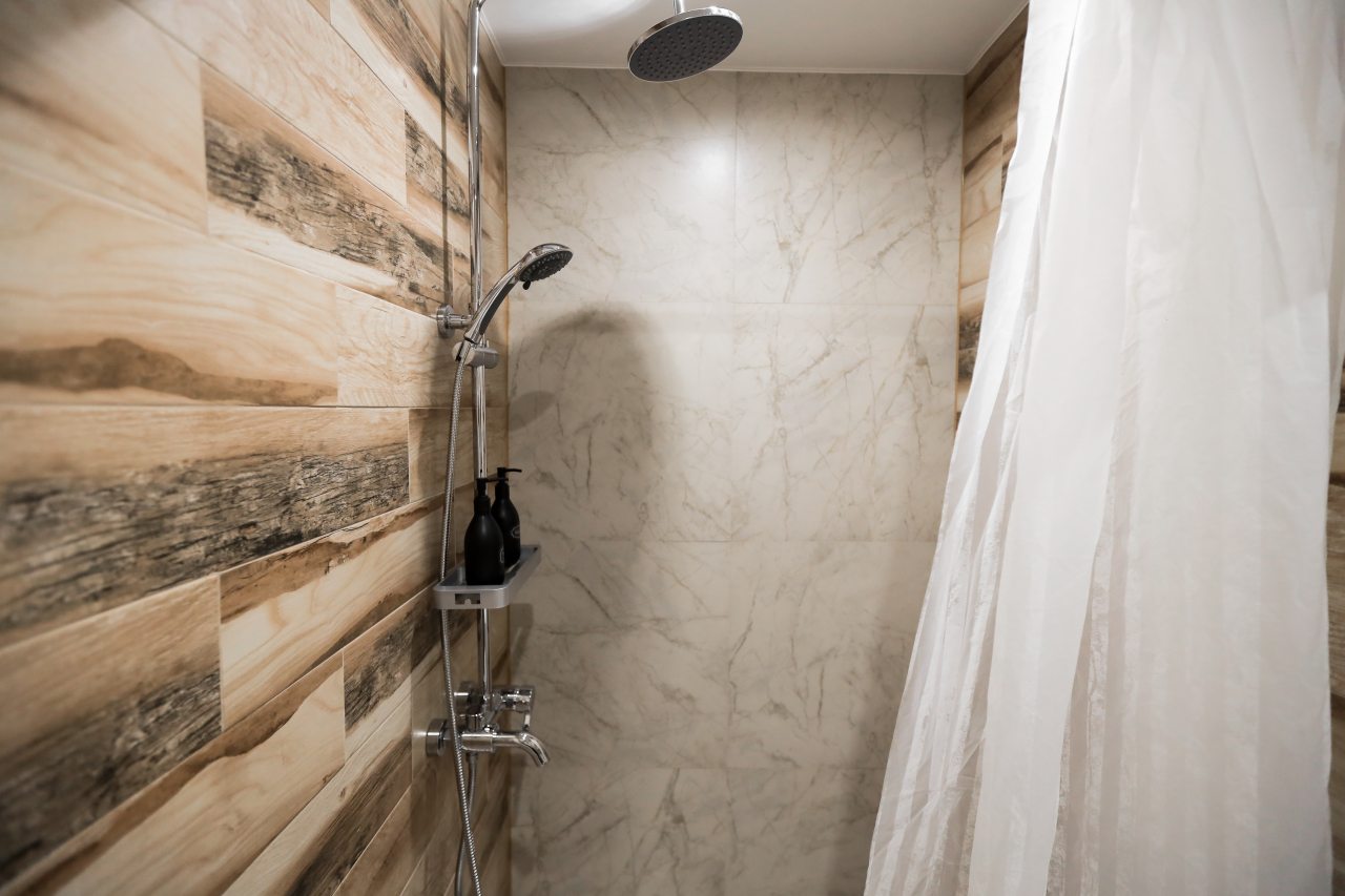 Дом (Три Хаус), Гостевой дом Шишка