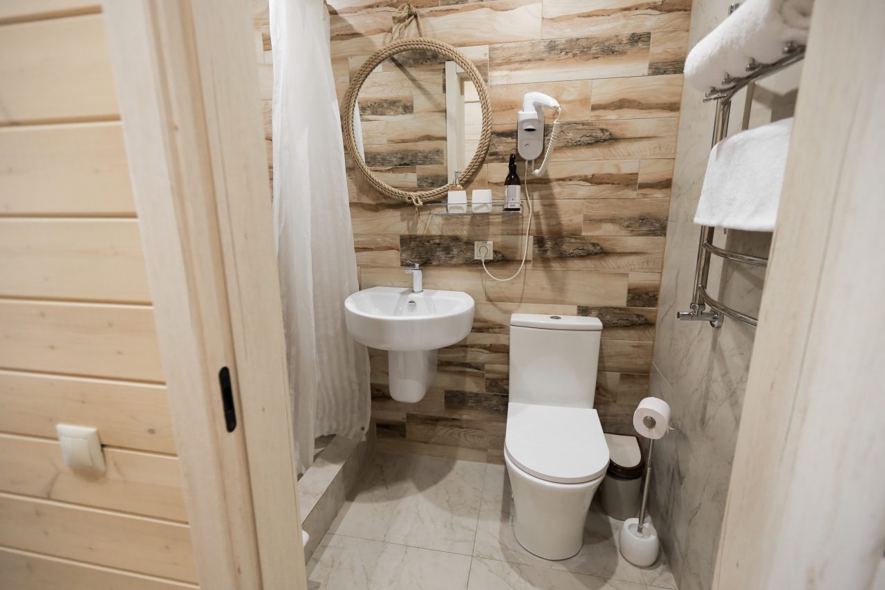 Дом (Три Хаус), Гостевой дом Шишка