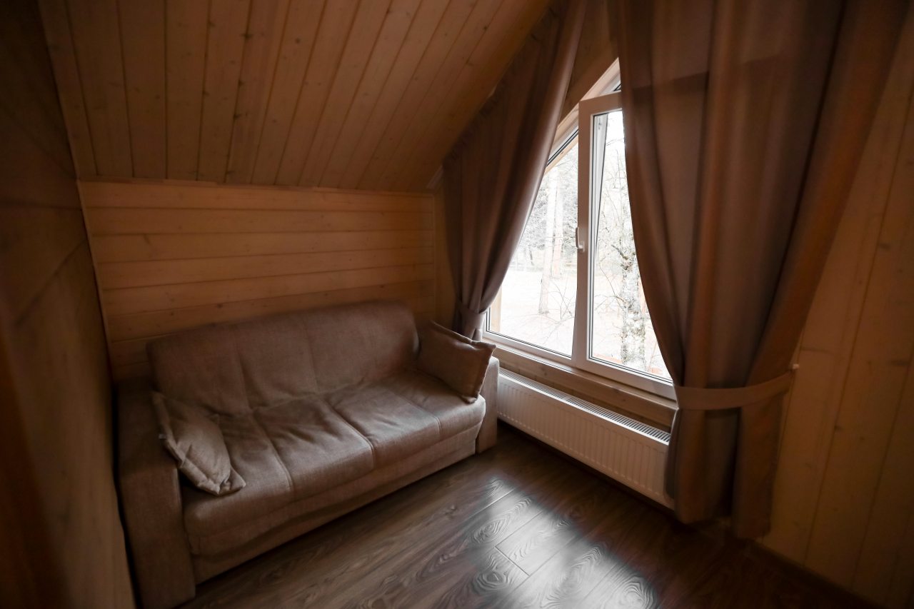 Дом (Три Хаус), Гостевой дом Шишка