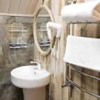 Дом (Три Хаус), Гостевой дом Шишка