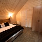 Дом (Три Хаус), Гостевой дом Шишка