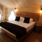 Дом (Три Хаус), Гостевой дом Шишка