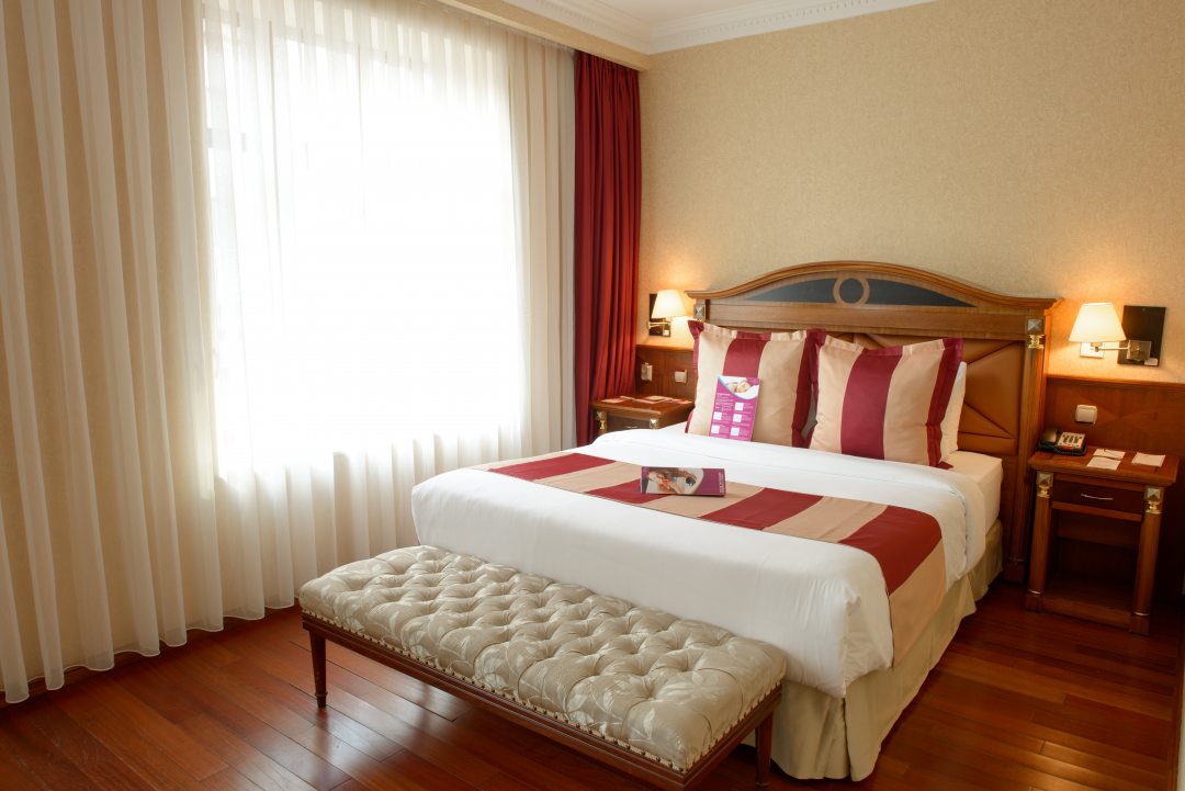 Двухместный (Стандартный номер с двухспальной кроватью) отеля Crowne Plaza Minsk, Минск