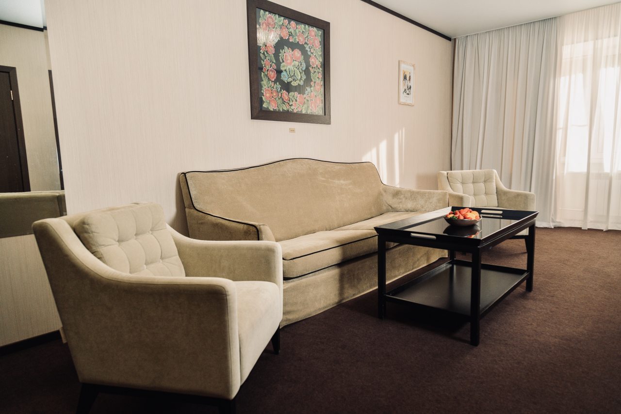 Люкс (Трехкомнатный с двумя спальнями), Отель АЛТАЙ ПЭЛАС