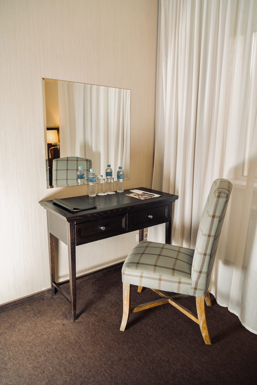 Люкс (Трехкомнатный с двумя спальнями), Отель АЛТАЙ ПЭЛАС