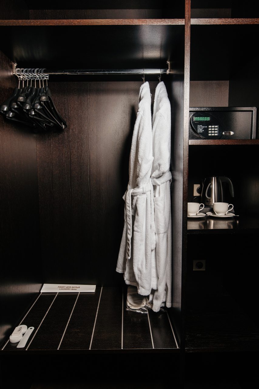 Люкс (Трехкомнатный с двумя спальнями), Отель АЛТАЙ ПЭЛАС